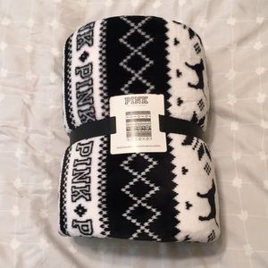 NWT PINK Sherpa blanket